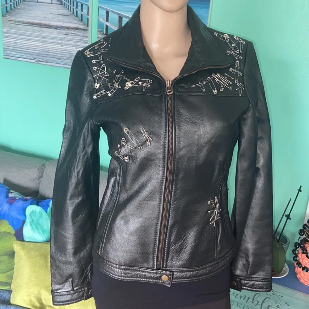 🖤Edgy Leather Jacket🖤 - Picture 2 of 11